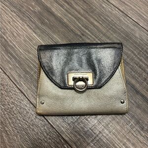 AUTHENTIC Salvatore Ferragamo Double Snap Gancini Hard ware Bifold Wallet Silver